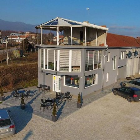 Binta Hostel Vranje Exteriör bild