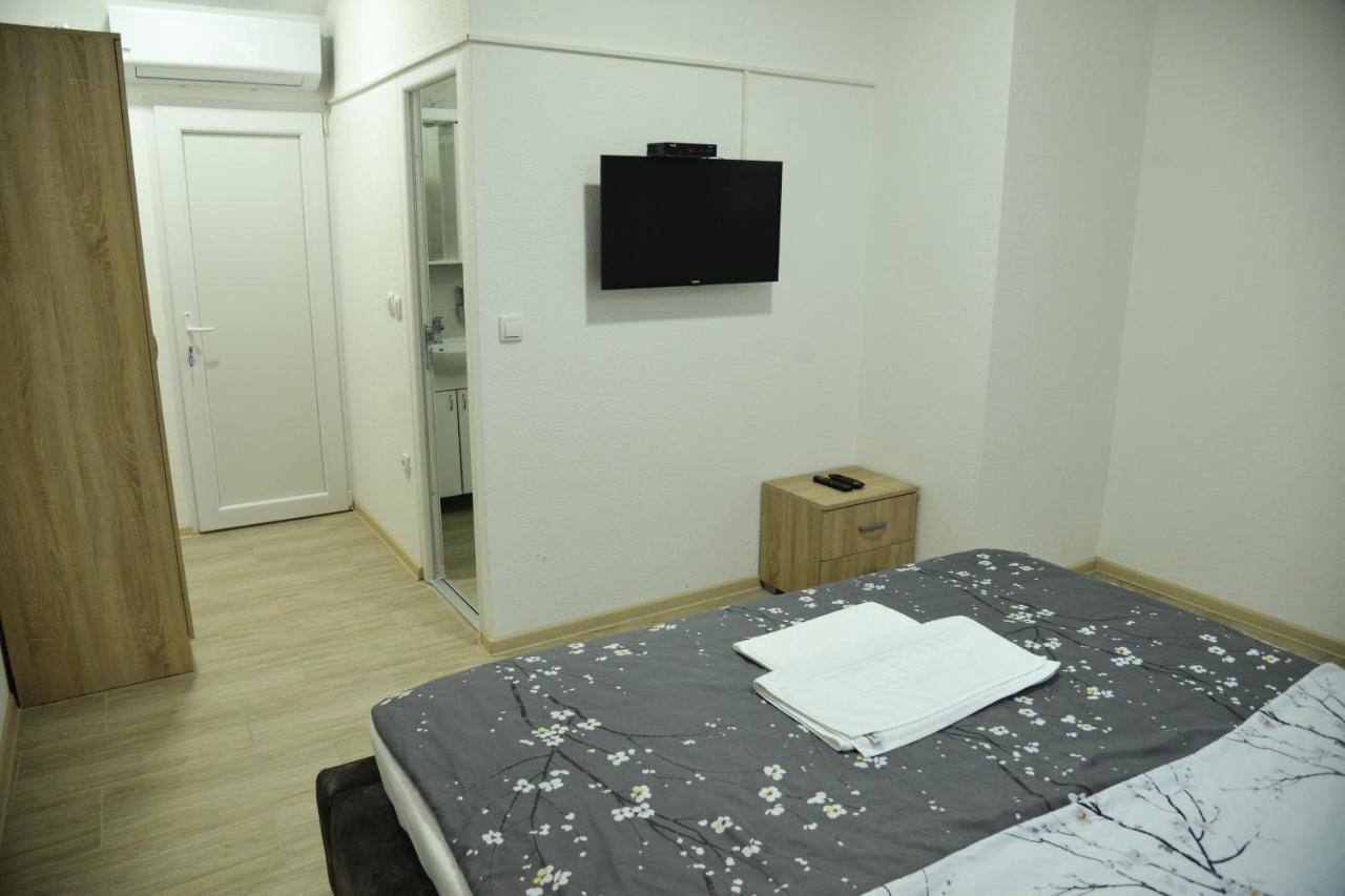 Binta Hostel Vranje Exteriör bild