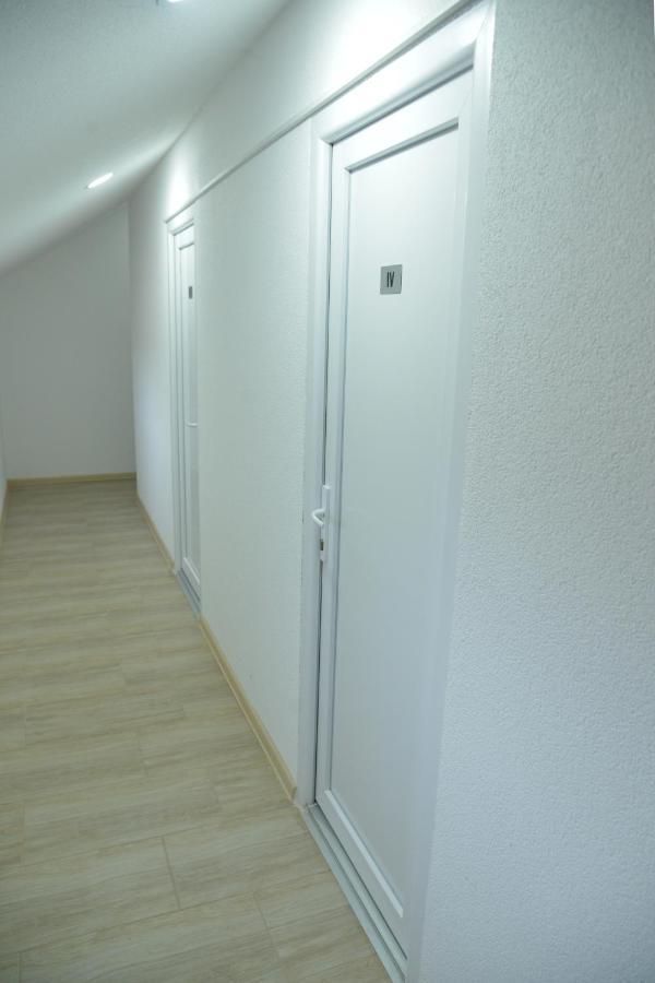 Binta Hostel Vranje Exteriör bild
