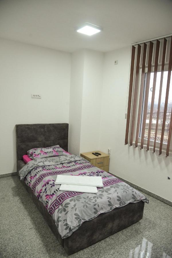 Binta Hostel Vranje Exteriör bild