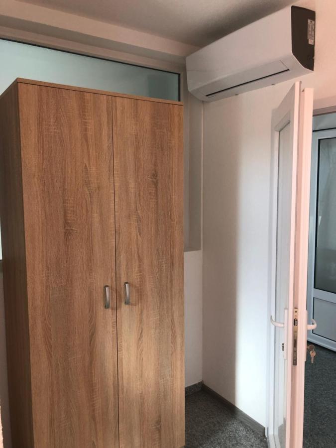 Binta Hostel Vranje Exteriör bild