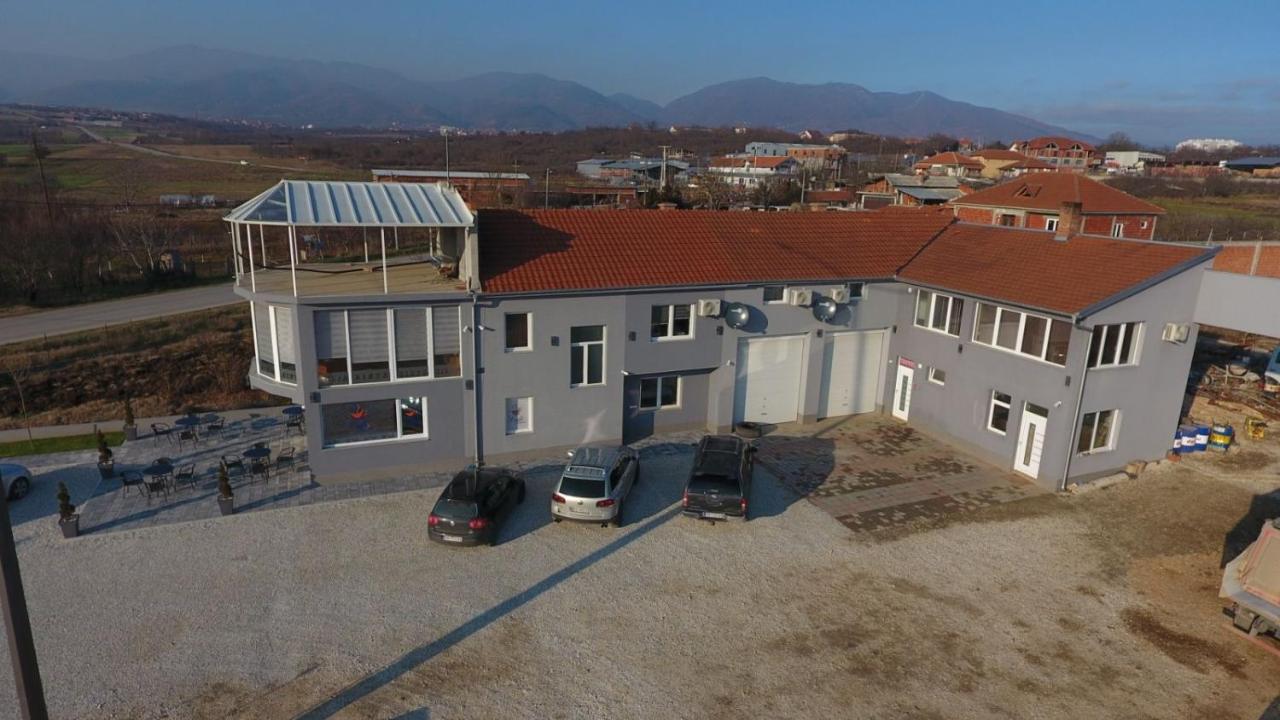 Binta Hostel Vranje Exteriör bild