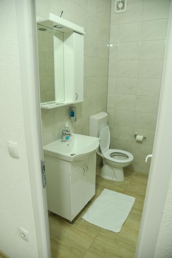 Binta Hostel Vranje Exteriör bild