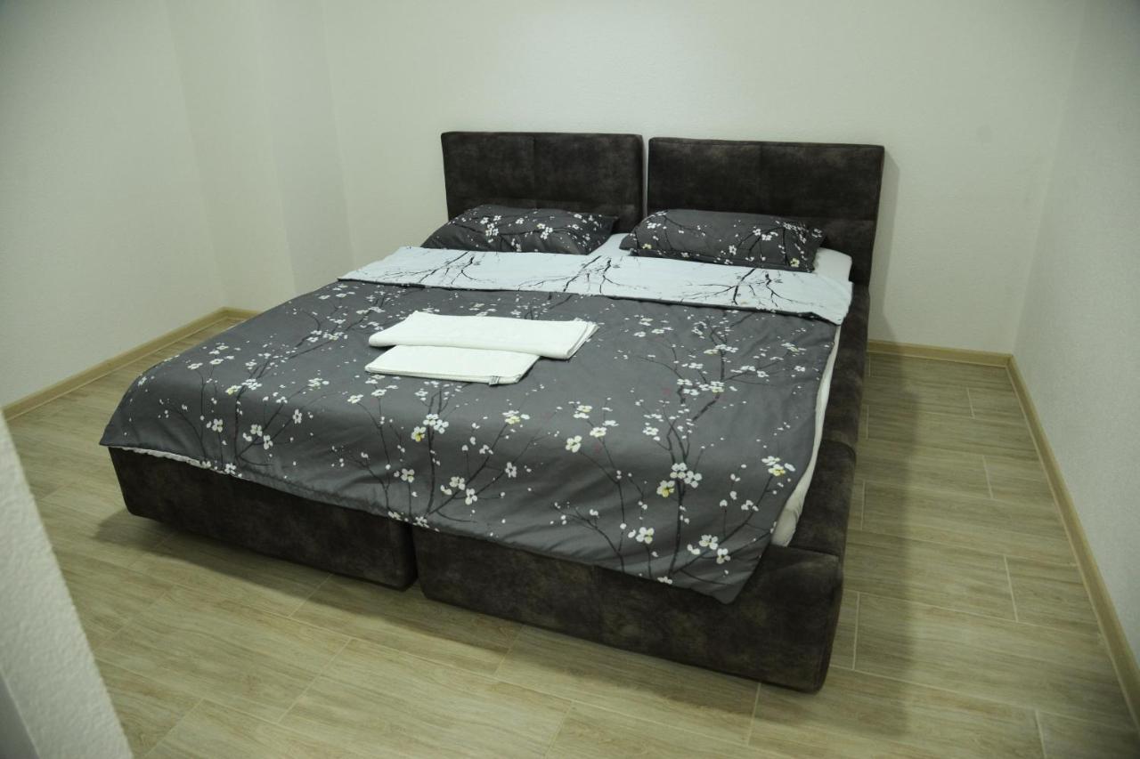 Binta Hostel Vranje Exteriör bild