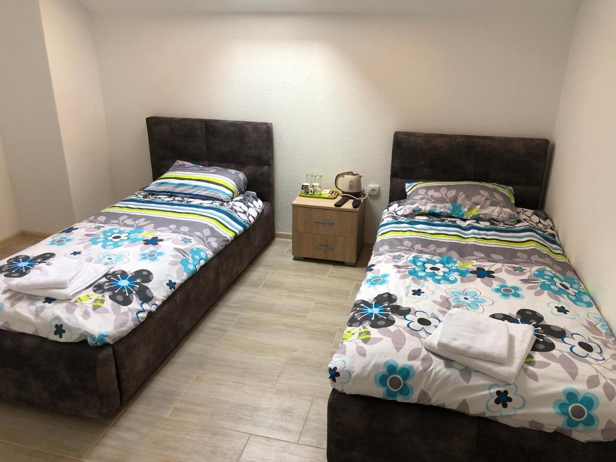 Binta Hostel Vranje Exteriör bild