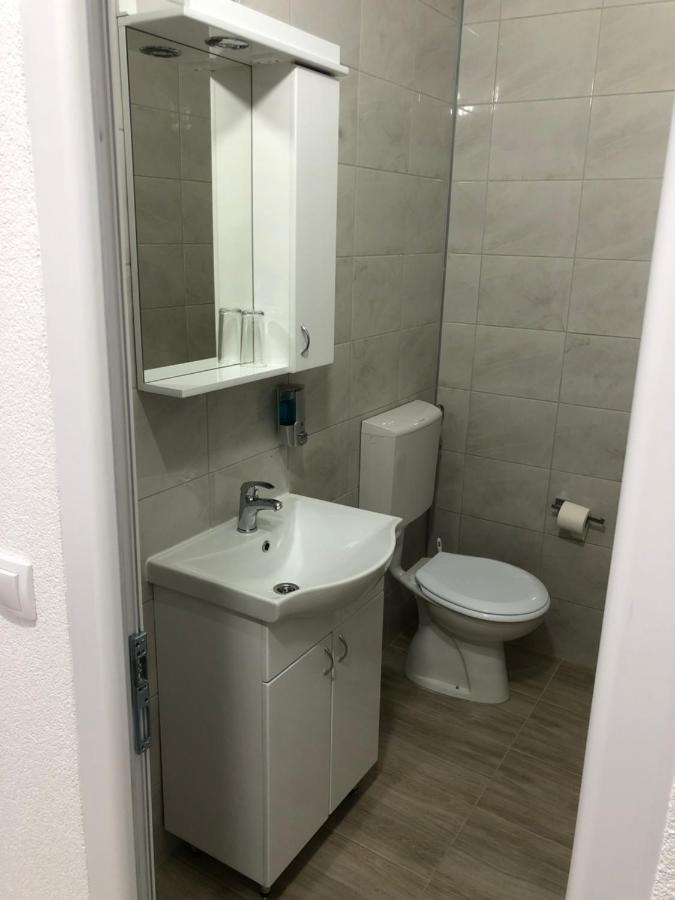 Binta Hostel Vranje Exteriör bild